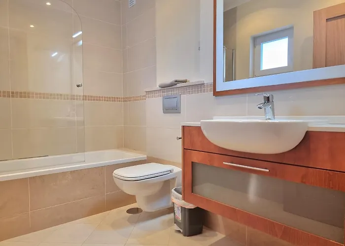 Hébergement de vacances De Tavira O Pomar Gorgeous 3 Times En-suite Townhouse Cabanas De Tavira