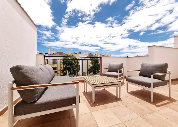 Hébergement de vacances De Tavira O Pomar Gorgeous 3 Times En-suite Townhouse