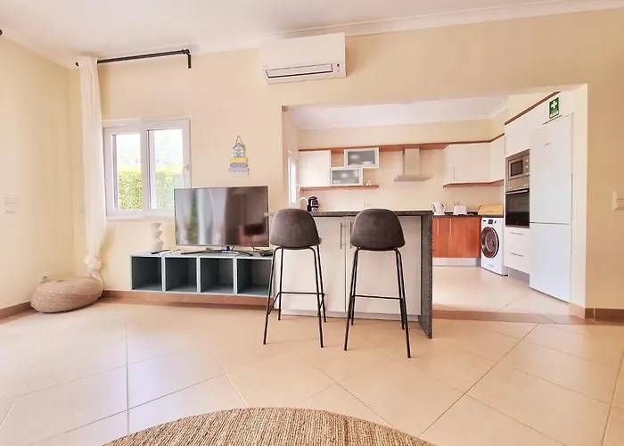 Hébergement de vacances De Tavira O Pomar Gorgeous 3 Times En-suite Townhouse