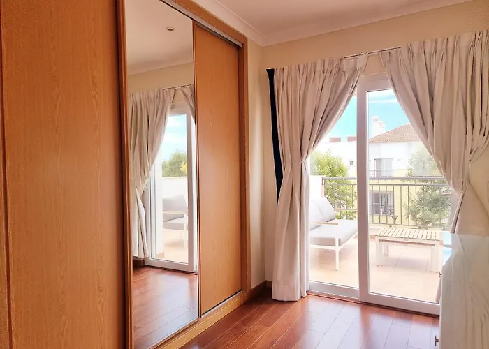 De Tavira O Pomar Gorgeous 3 Times En-suite Townhouse *